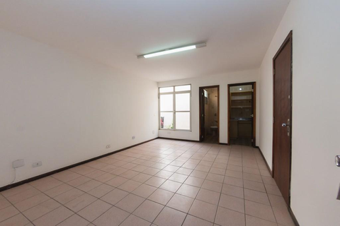 Salas/Conjuntos para locacao no Juvevê em Curitiba com 28,8m² por R$ 1.350,00